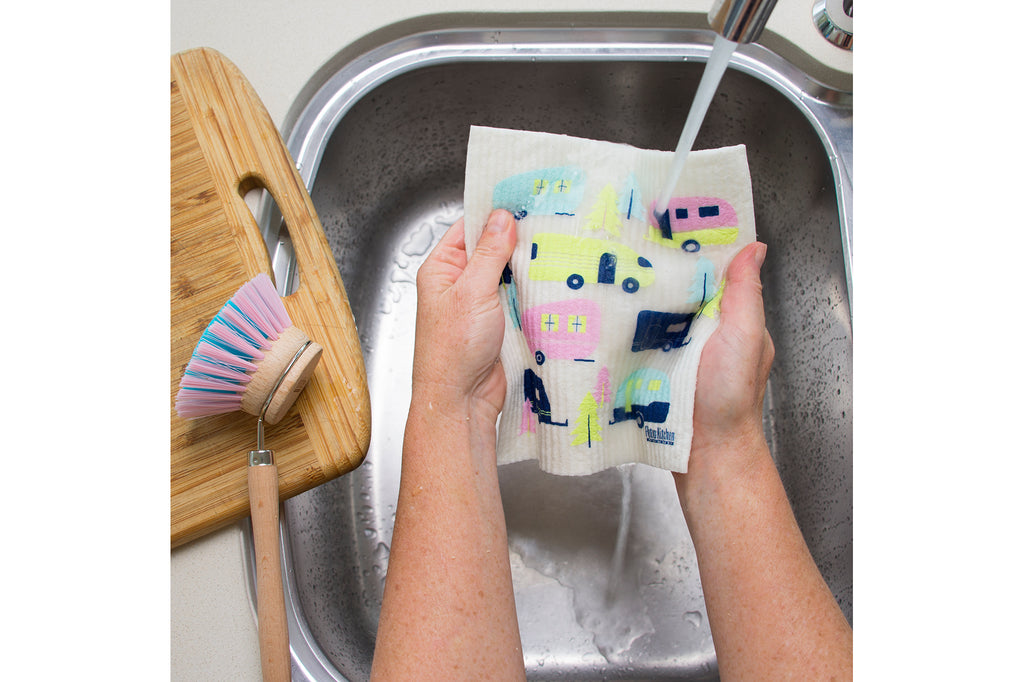 RetroKitchen compostable kitchen sponge_caravan_in sink