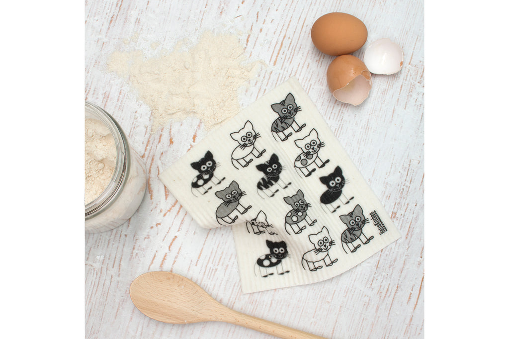RetroKitchen compostable kitchen sponge_cats_on bench