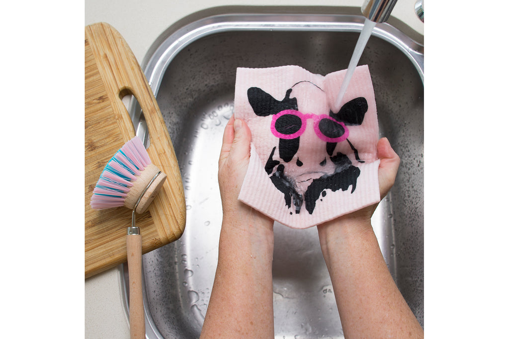 RetroKitchen compostable kitchen sponge_cow_in sink