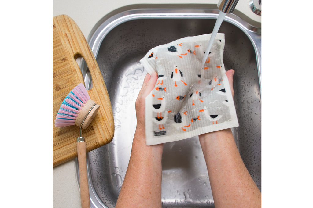RetroKitchen compostable kitchen sponge_seagulls_in sink