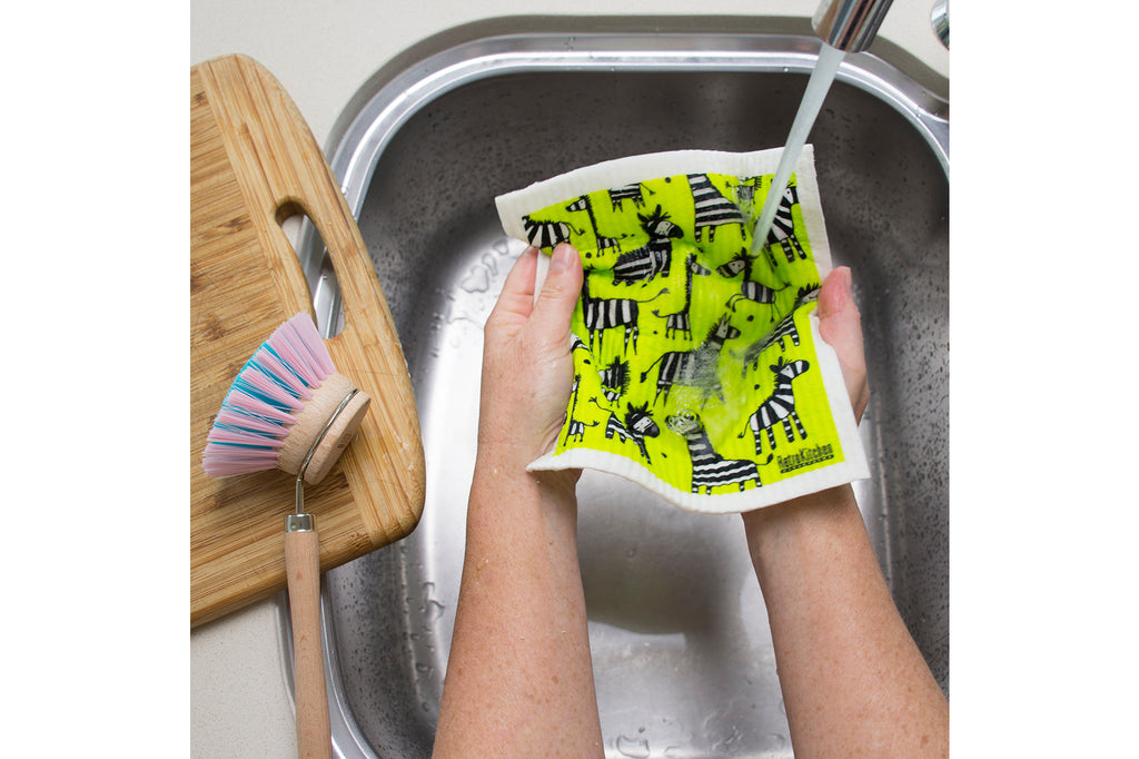 RetroKitchen compostable kitchen sponge_zebras_in sink